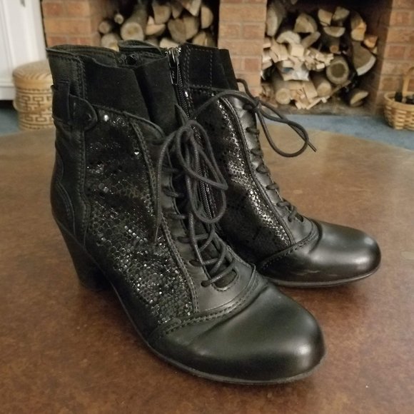 Elegant Black Ankle Boots - Picture 3 of 9